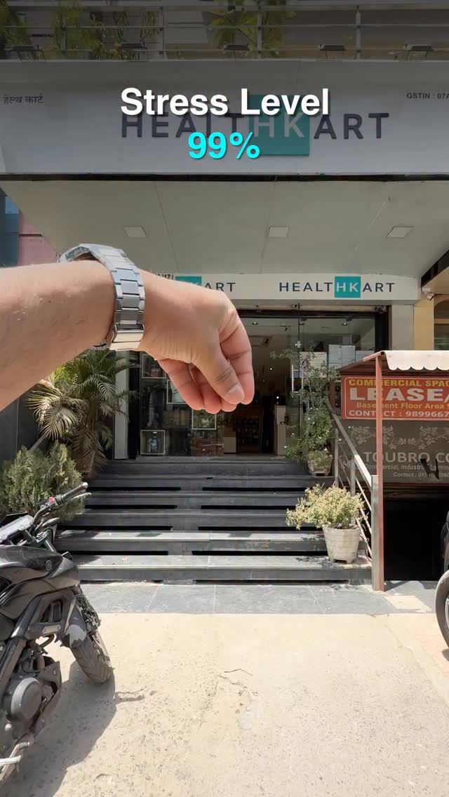 Who needs a therapist when you have a HealthKart store nearby . . . healthkart trendingreels shoppingtime