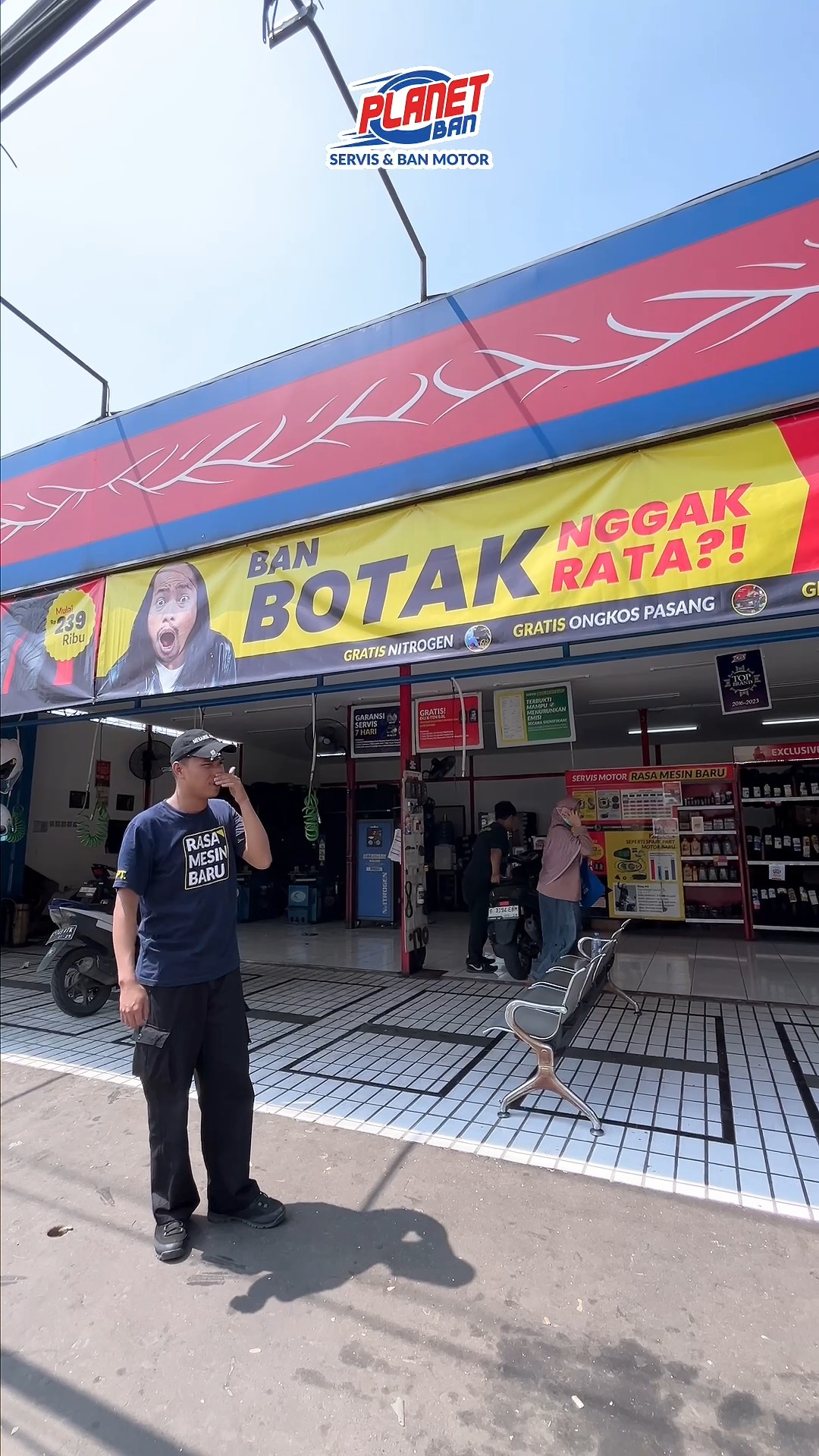 Ban yang aman segala musim di Indonesia Apaan tuh Mau ganti ban Di Planet Ban aja karena disini banyak promo nya...