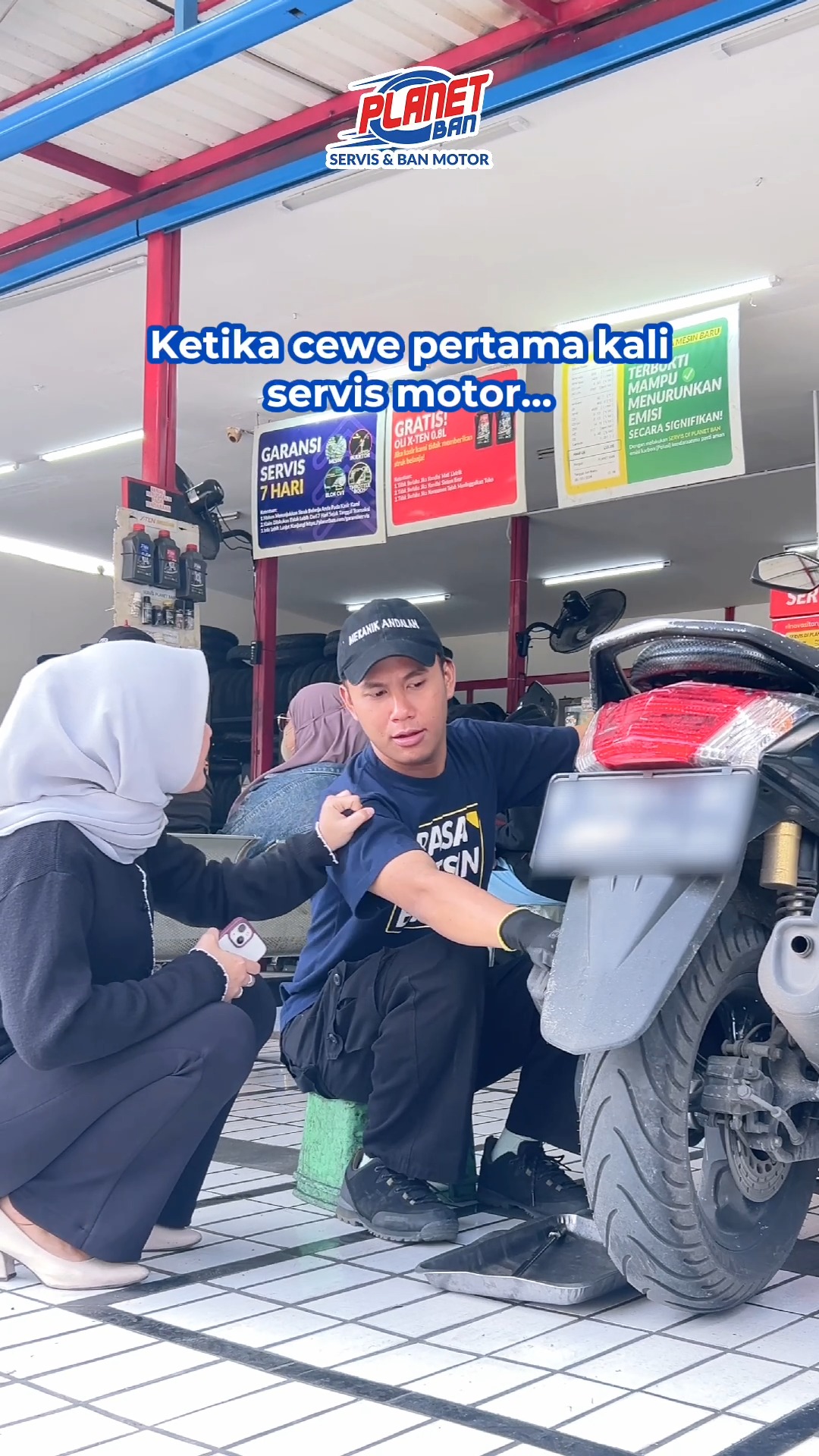 Cewek cewek ini waktunya kalian bersinar di Planet Ban Servis motor sambil dapetin info promo Boleh banget Tenang, ...