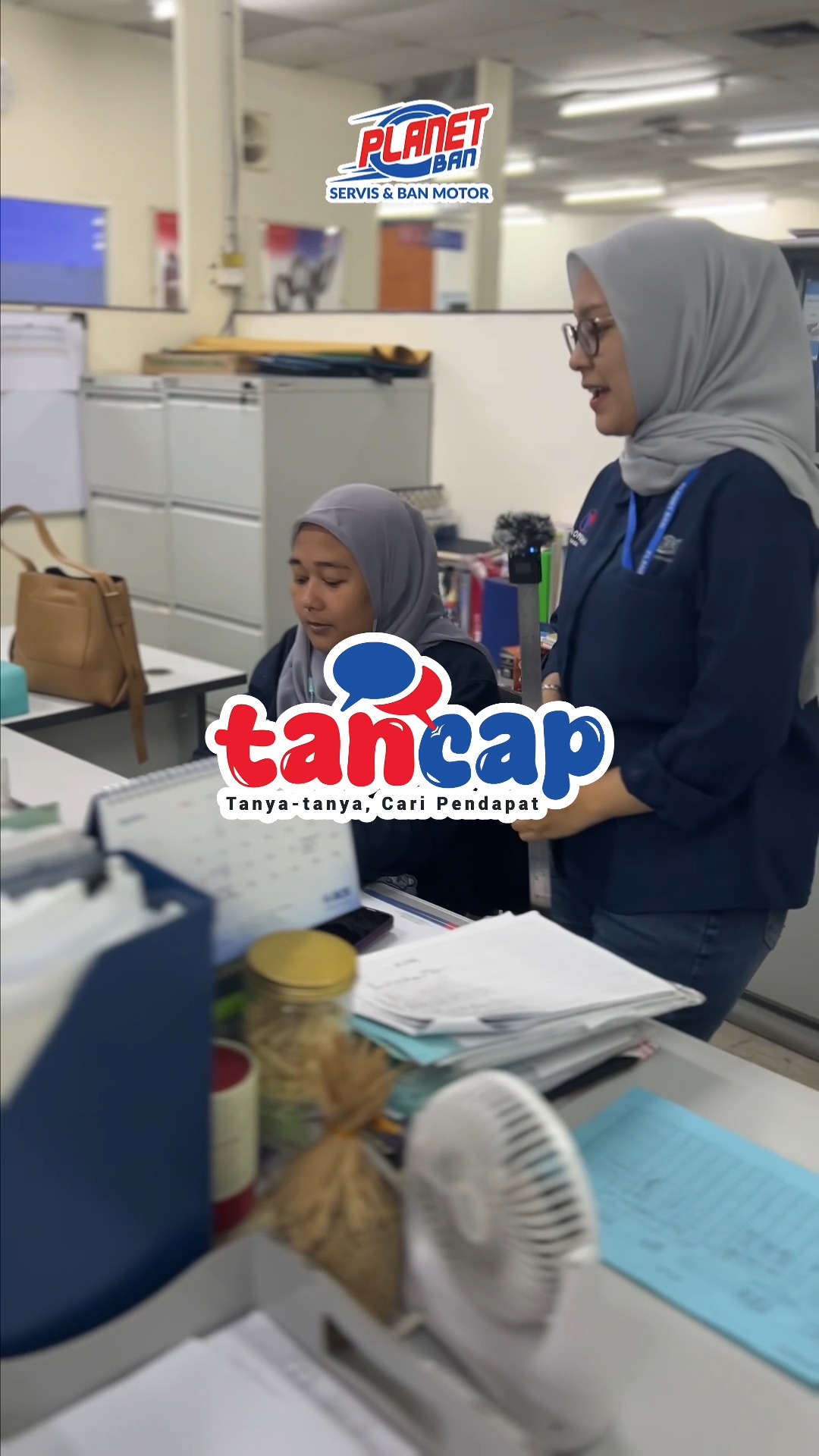 Episode Tancap kali ini agak beda nih, agak formal dikit tapi tetep seru Si eneng penasaran soal berapa lama kerja di Plane...