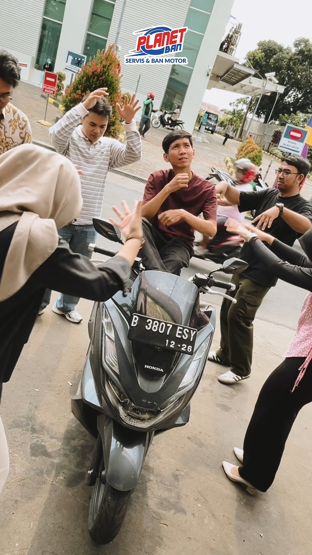 Mantra bisa bikin motor sehat Hmmm kalau aja beneran bisa sih asik, tapi sayangnya nggak gitu caranya Motor itu bu...