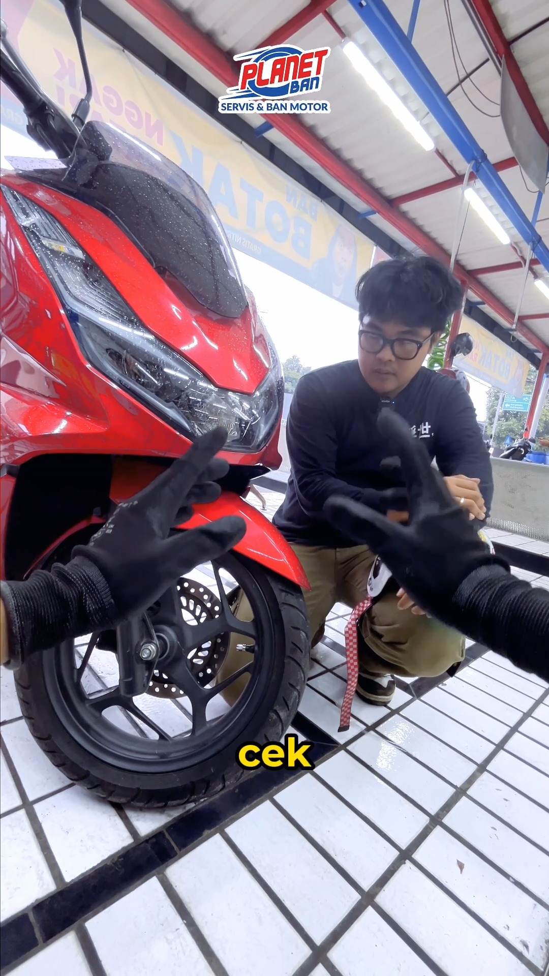 BAN KERAS KAYA BATU Jangan disepelekan yaa Kalau kondisi ban sudah mulai botak, jangan cuma ditambal dengan isi ang...