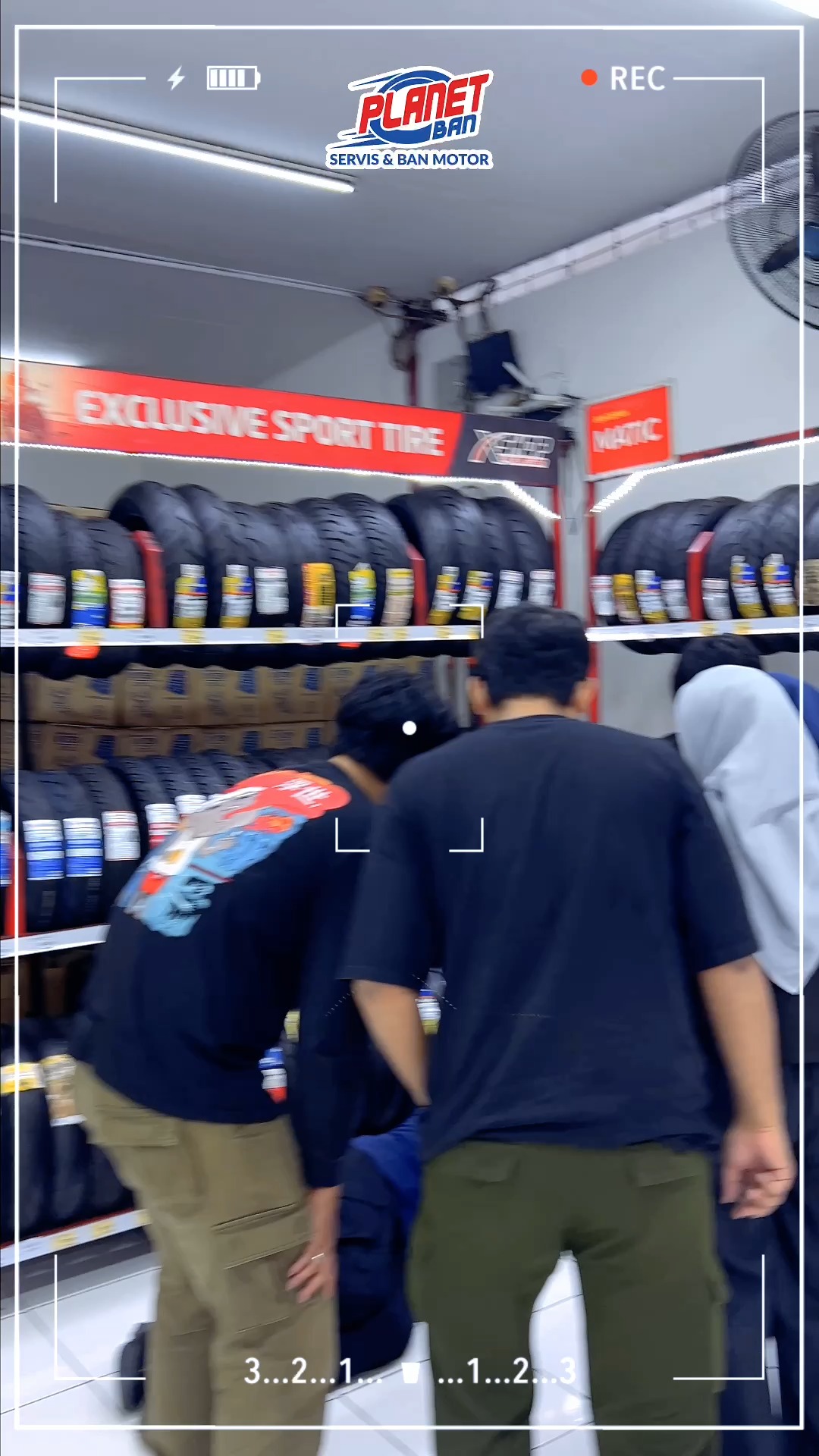 LIVE INSTAGRAM SPESIAL SEPTEMBER BALIK LAGI Khusus buat kalian, Planet Ban bakal bagi bagi hadiah Spesial Septembe...