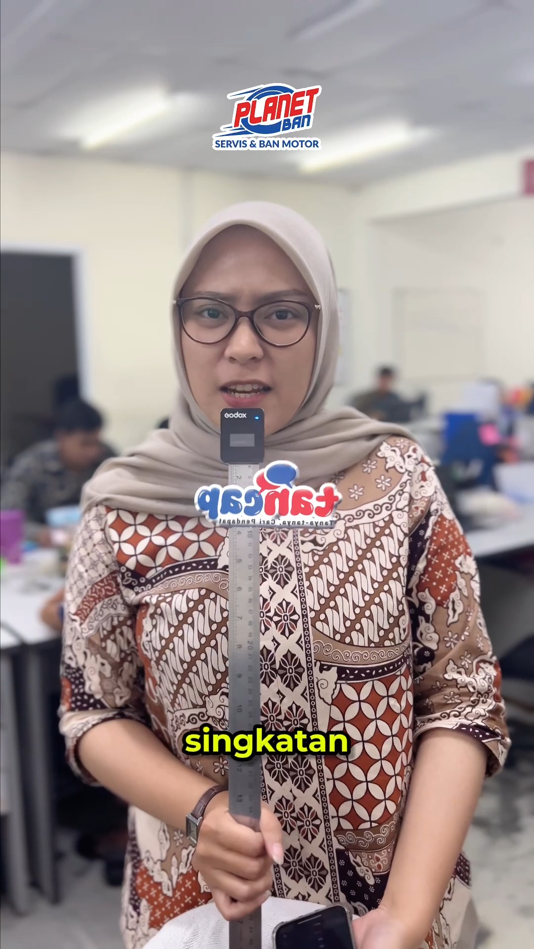 Buat kalian yang ngaku paling jago soal motor, ayo buktikan Yang penting jangan lupa, urusan servis, ban, sparepart, ...