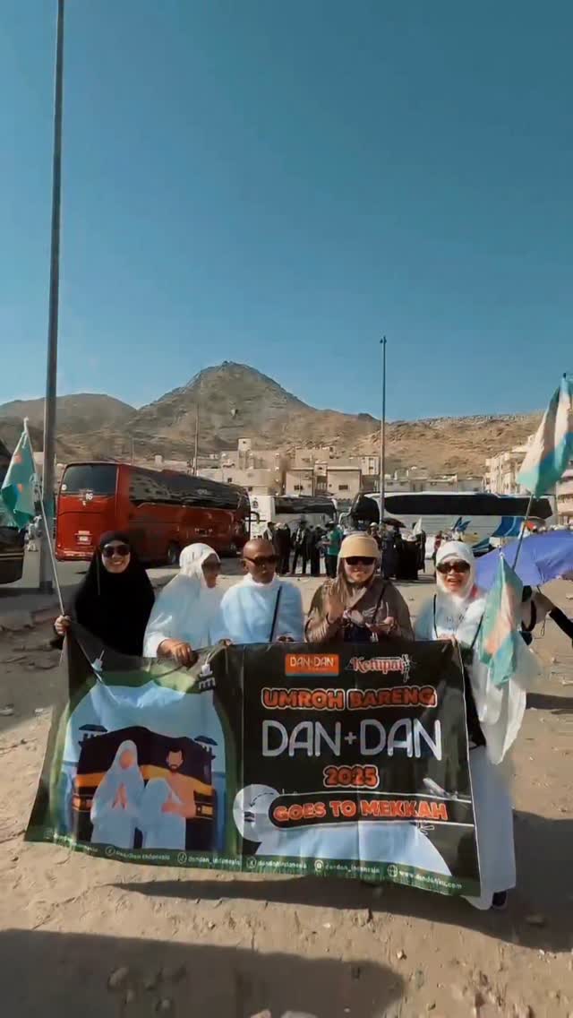 Setelah kurang lebih 2 minggu beribadah Umroh, 5 jemaah UmrohBarengDanDan2025 akhirnya sampai kembali di tanah air dengan s...