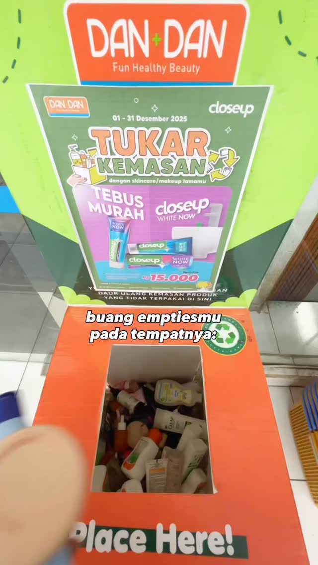 Buang emptiesmu di Dan Dan aja Bekas kemasan skincaremu bisa jadi bahan daur ulang sekaligus jadi alasan untuk dapet diskon...