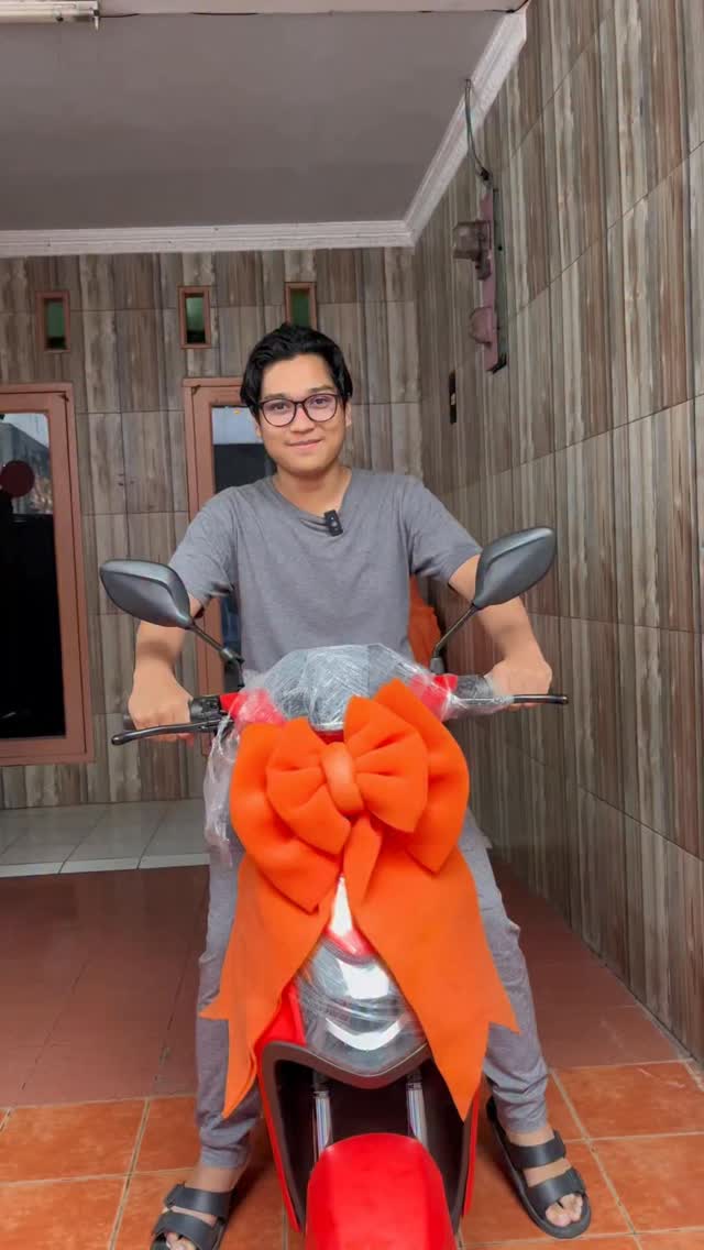 Mau hujan, mau panas, karyawan Dan Dan teteuppp gasss nganterin hadiah sepeda listrik dari program belanja Dan Dan Kejuta...