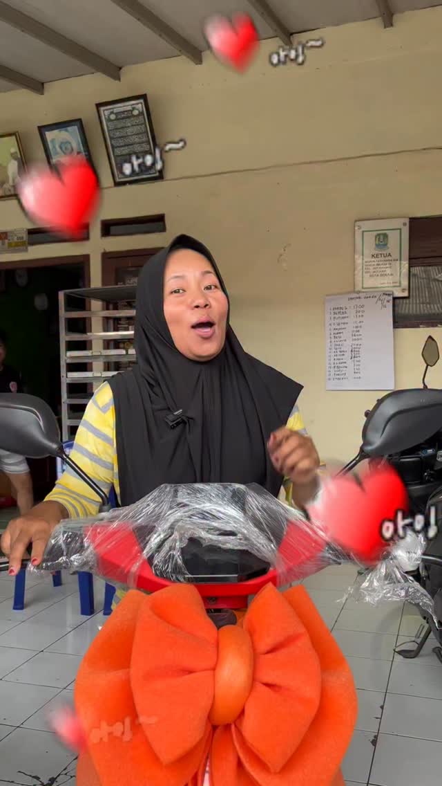 Lets go kita anterin lagi hadiah sepeda listrik dari program belanja Dan Dan Kejutan Tahun Baru ke pelanggan setia Dan...