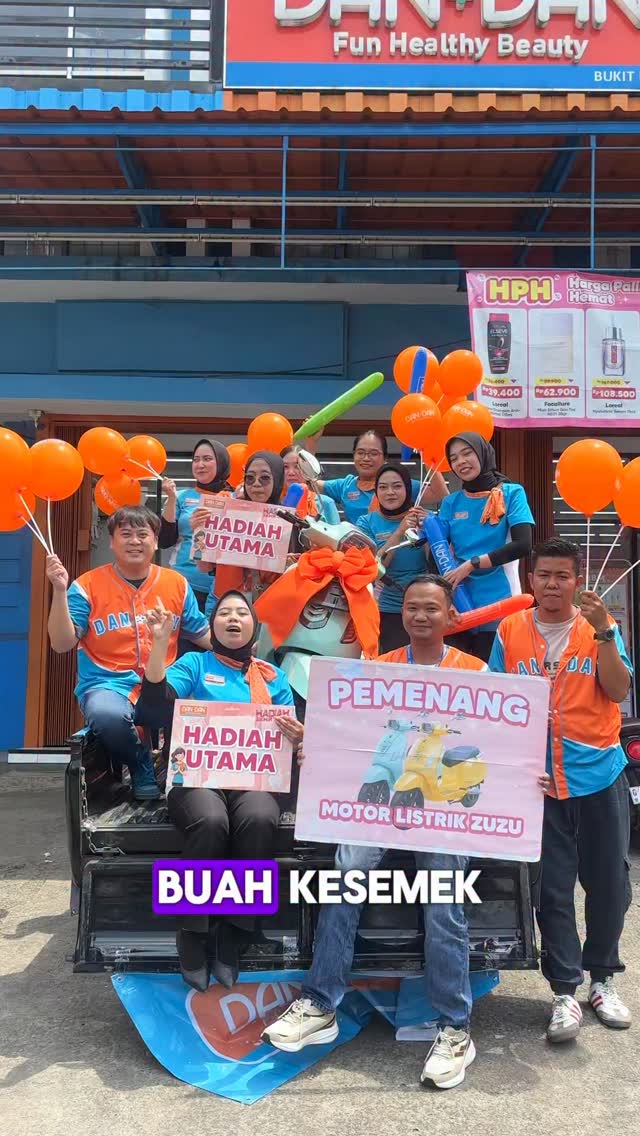 Belom pantun juga udah cakep ini mah, MOTOR LISTRIK GRATIS dari Dan Dan warna mint spesial buat pelanggan setia Dan Dan Buki...