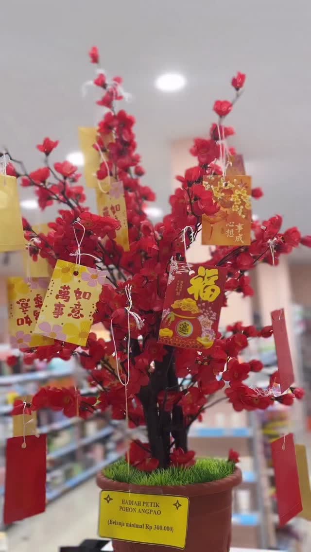 Petik pohon angpau di Dan Dan Spesial menyambut Imlek, kamu bisa petik rejekimu di pohon angpau di 100 Dan Dan pilihan ...