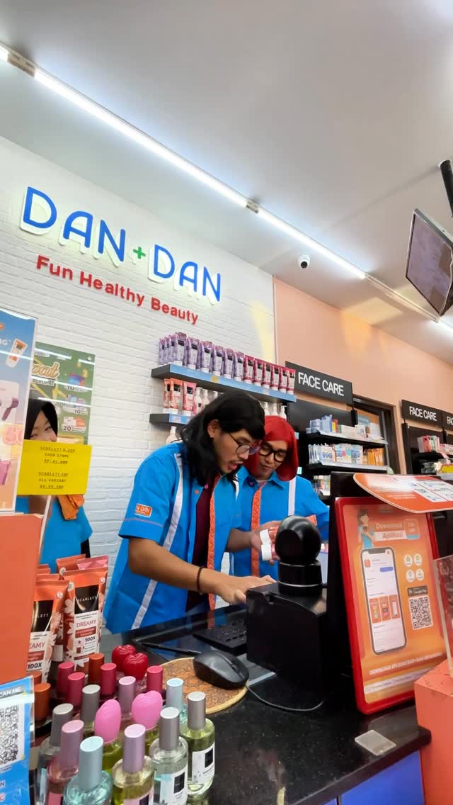 Ngabuburit bagi bagi takjil di WR Supratman seru bangettttt Tungguin ngabuburit selanjutn...