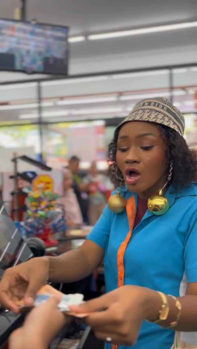 Beginilah jadinya kalo orang kaya main kasir kasiran produk scarlettofficial di Dan Dan shella cletus cantikalulu ...