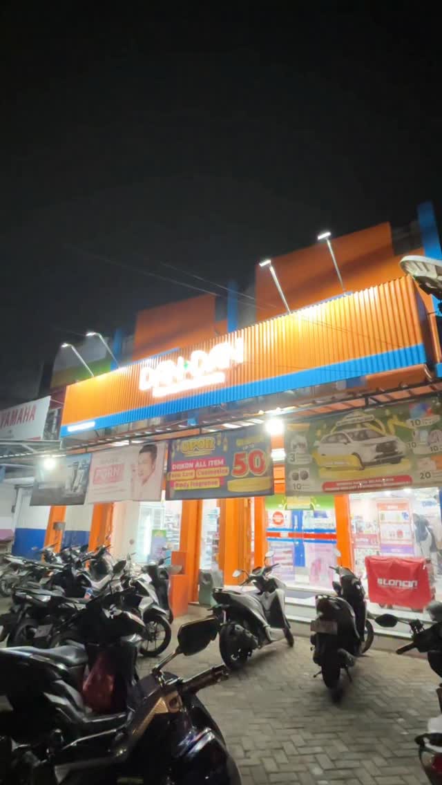 Keramaian toko kemarin malam terima kasih sudah mampir dandanlovers AyokeDanDan