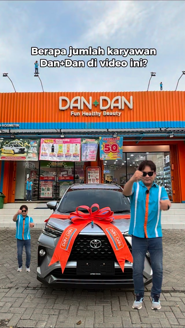 Berapa jumlah karyawan Dan Dan yang ada di sekitar Mobil Veloz Hybrid GRATIS dari Dan Dan AyokeDanDan DanDanIndo...