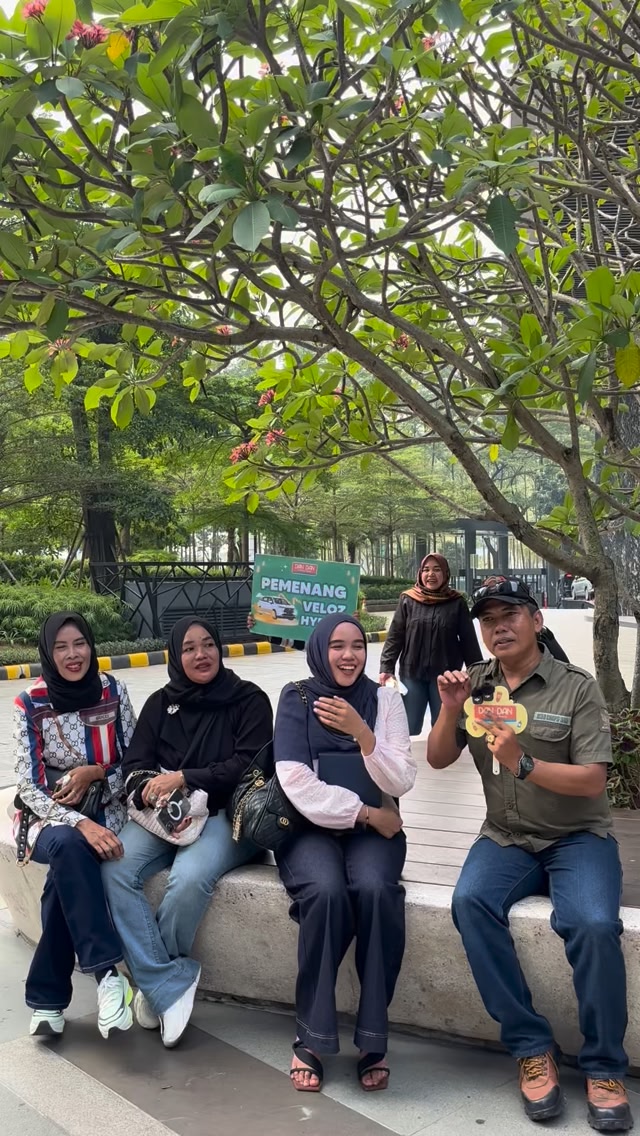 Sedikit cerita dari keluarga Kak Nabila mbulbil dari Rancaekek yang berkunjung ke Head Office Dan Dan untuk serah terima h...