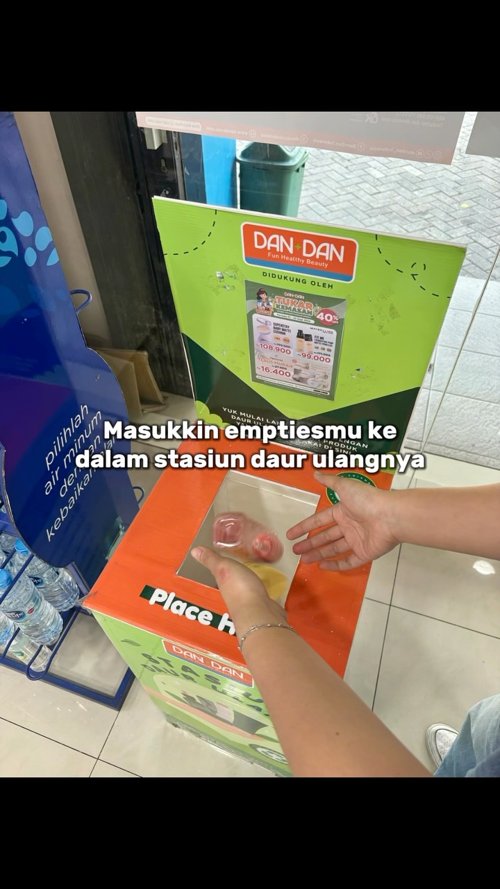 Pokoknya sebelum buang kemasan bekas siincare makeup, ingat Dan Dan dulu ya Buang empties skincare makeup lama...