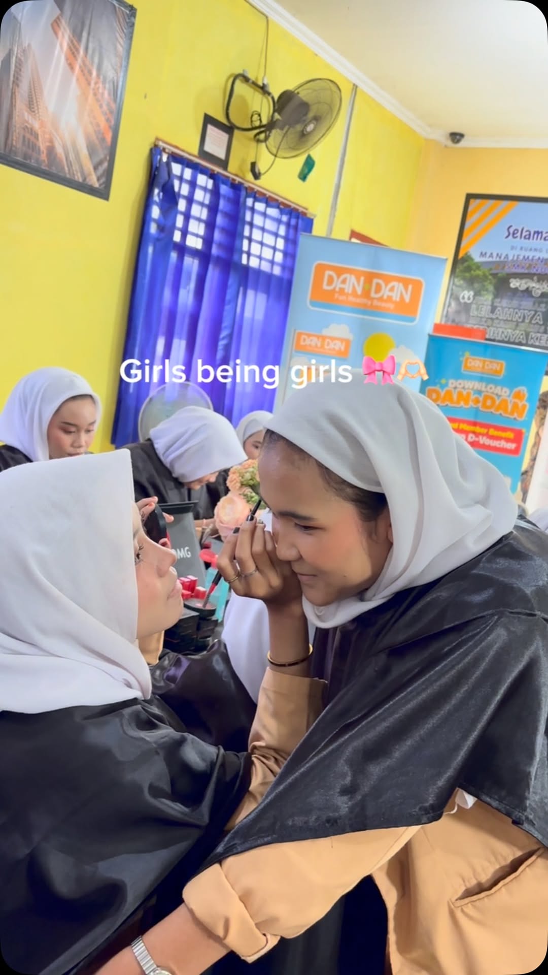 Girls being girls Beauty Class by OMG Official Account SMKS Nusantara AyokeDanDan DanDanIndonesia