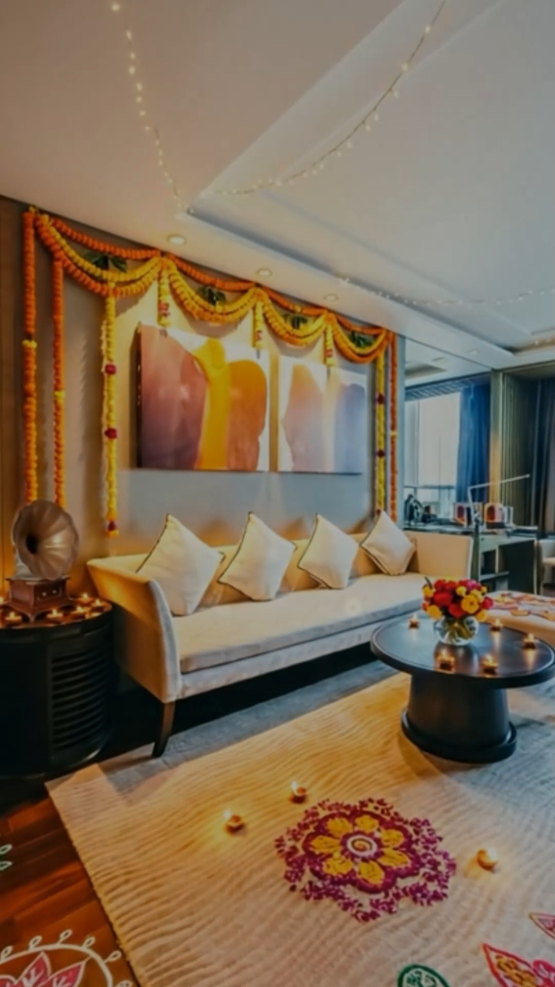  9 Days, Million Ways to Celebrate This Navarathri, give your home a royal makeover with Royaloaks Royal Festive Sale ...