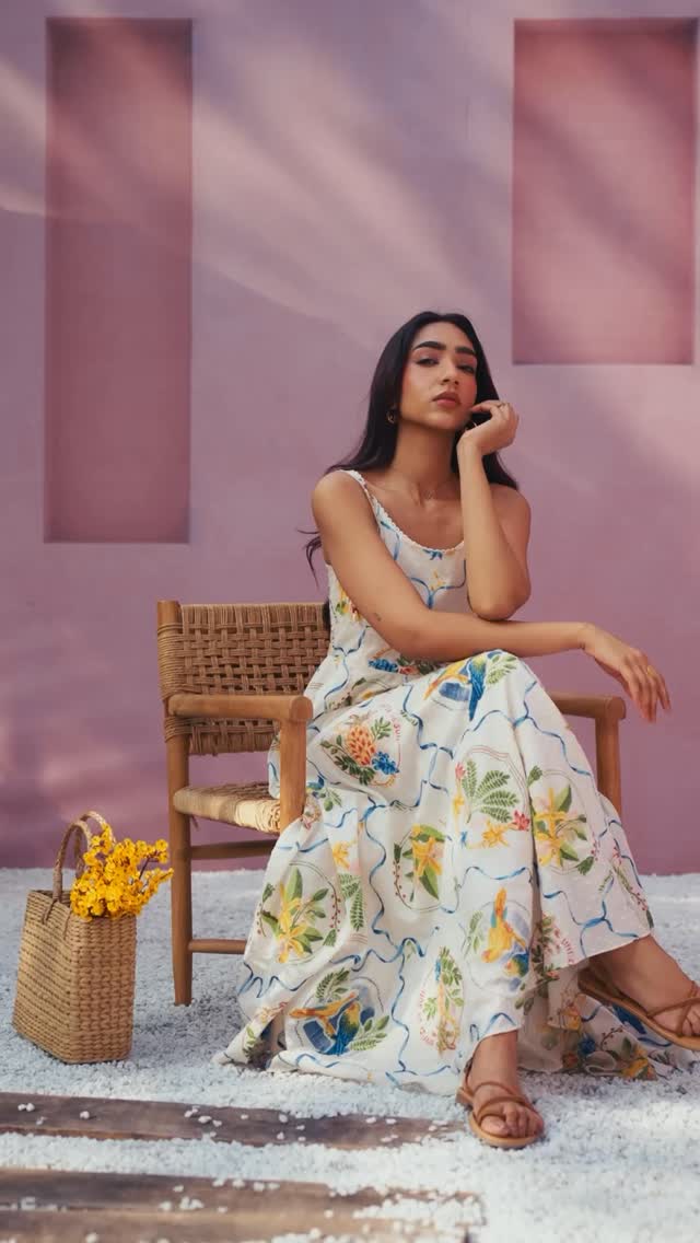 Call it the Nano Banana Effect playful, floral, impossible to ignore Pick your frame WforWoman SpringSummer2...