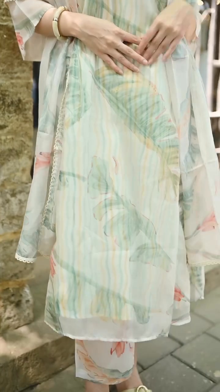 POV You finally found your perfect spring aesthetic Soft, fresh, and effortlessly put together These are the outfits...