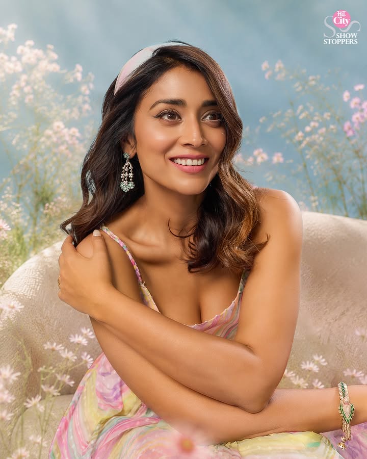  shriya saran1109 in looks that shift from ...