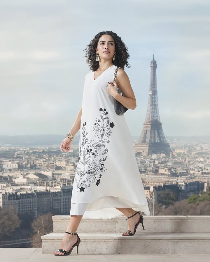 From the streets of Paris to your wardrobe, great style is all about choosing pieces that feel ,...