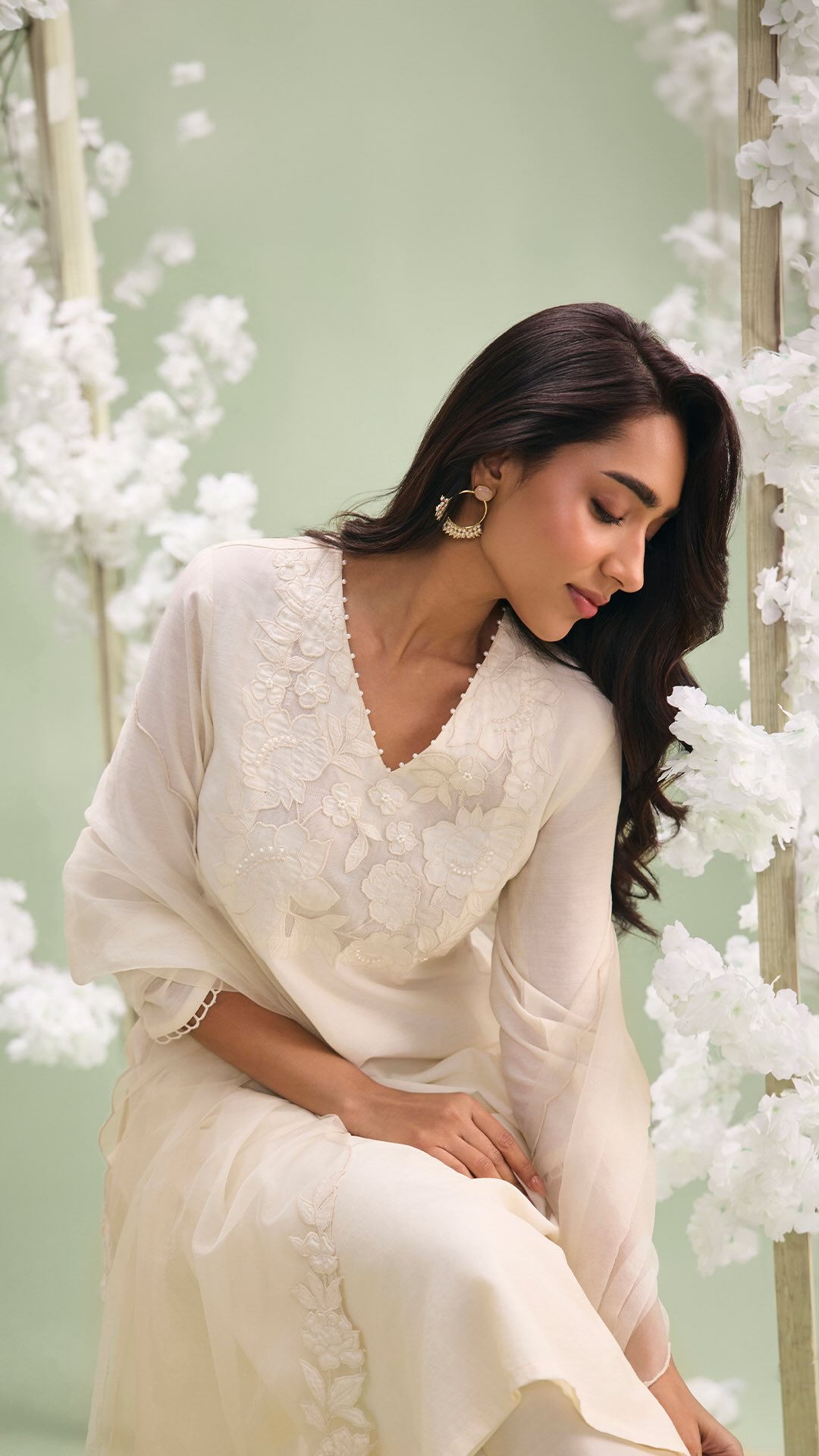 Grey skies call for something soft, fresh and effortless
