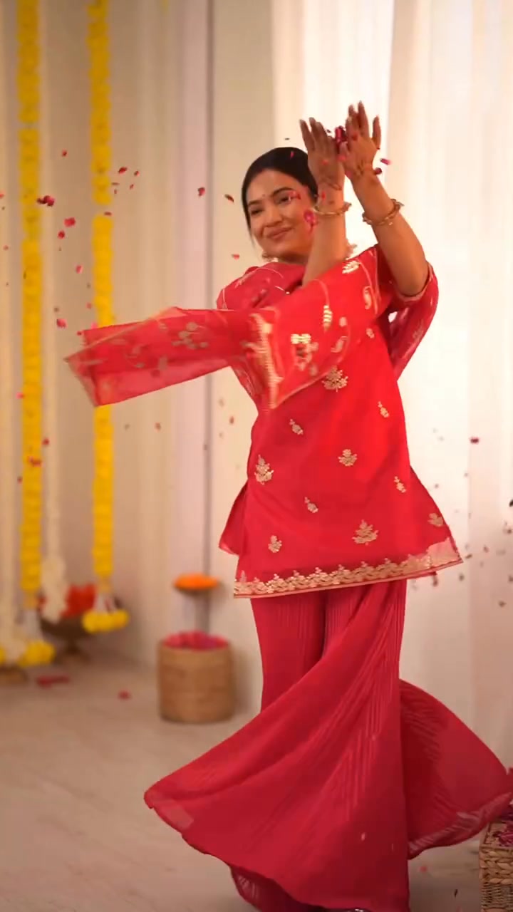 My Karwachauth looks by aurelia womenswear made me feel like myself elegant, joyful, and wrapped in love hamesha...