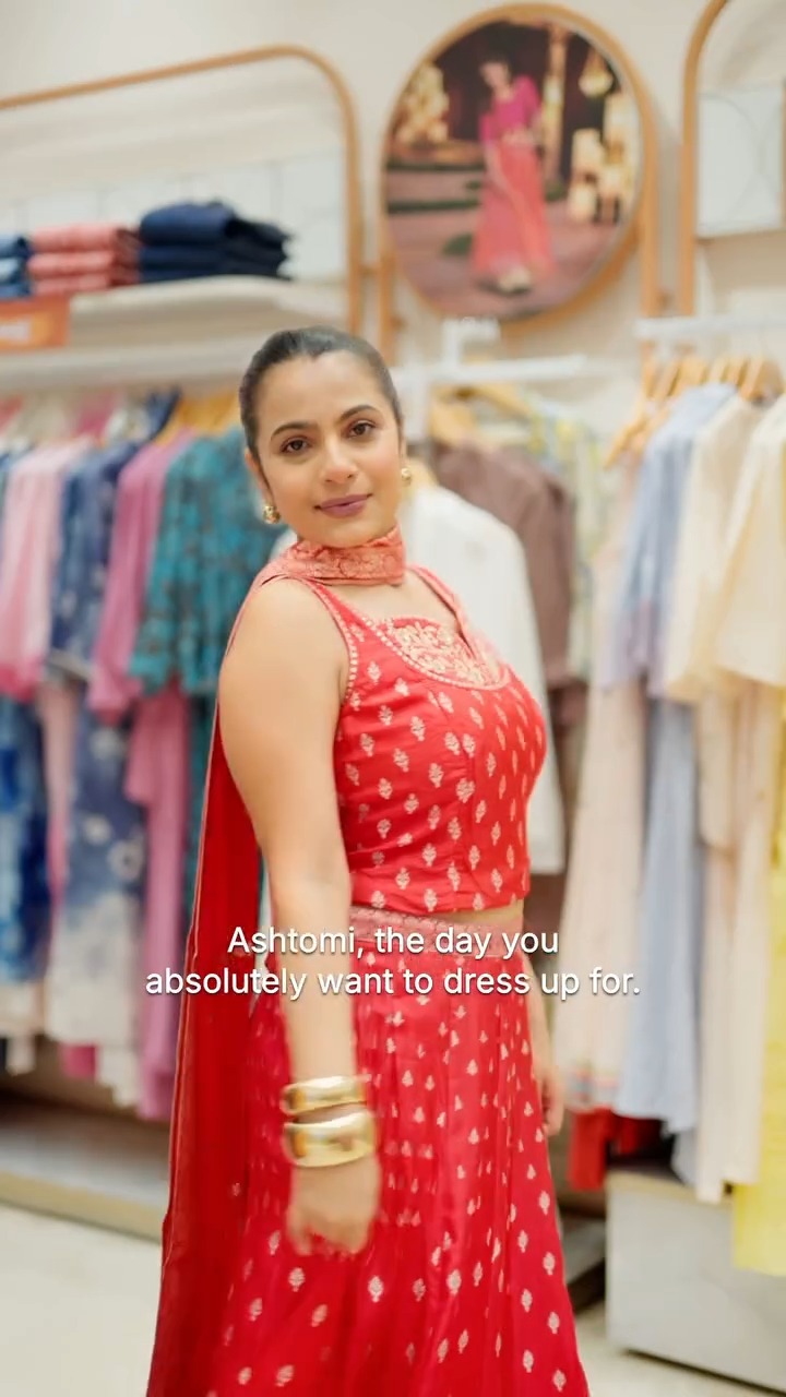 From Shoshti to Doshomi, dressing up is a celebration of its own