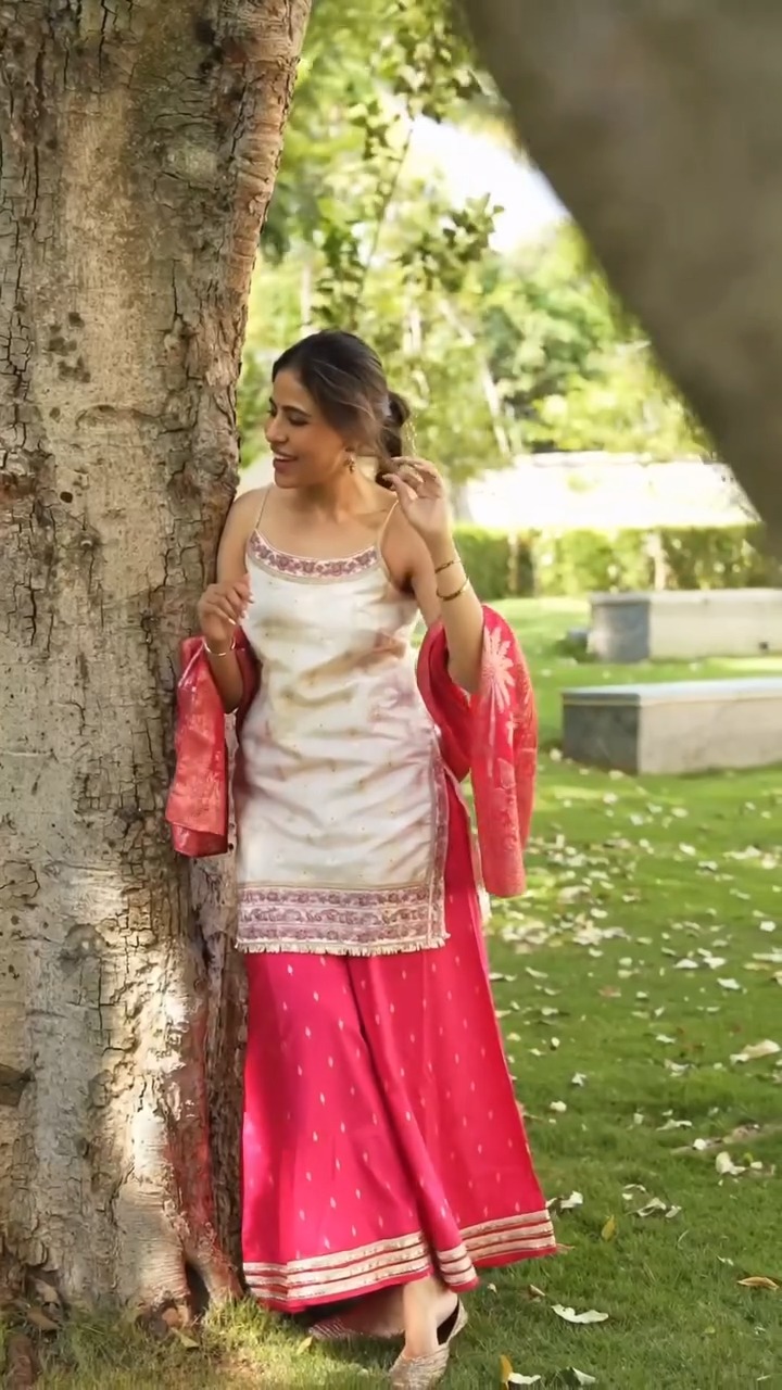 What if your festive look was personally picked for you by Ananya Panday From chatting with AP to discovering my own perso...