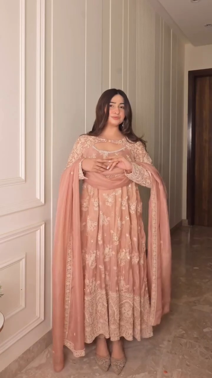 Navratri calls for colours, twirls, and outfits that do all the talking From dreamy colours to gorgeous intricate details,...