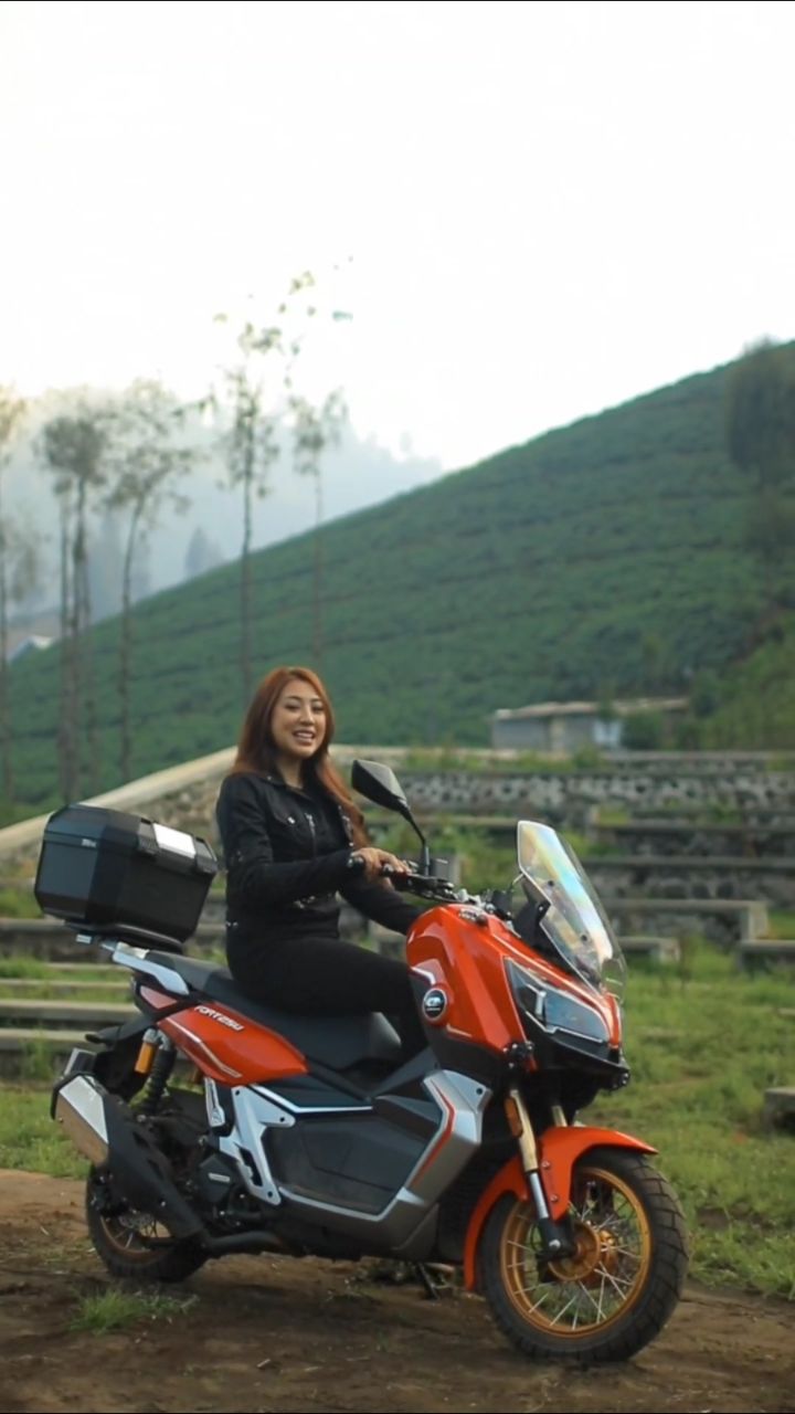 Mesin 250cc FORT 250 ADVENTURE yang responsif, suspensi panjangnya bikin nyaman walau jalanan nggak bersahabat, dan posisi r...