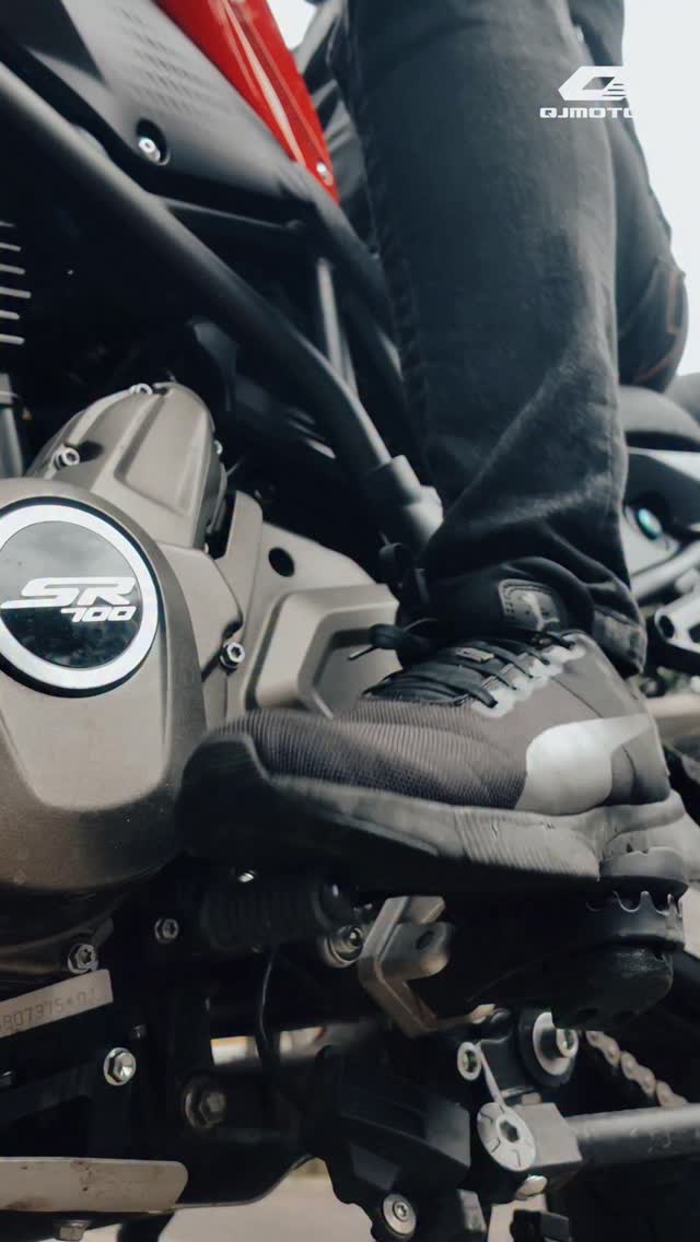 Lo tim Para Pencari Netral atau tim langsung pencet Engine Stop nih QJMOTORIndonesia AlwaysForward