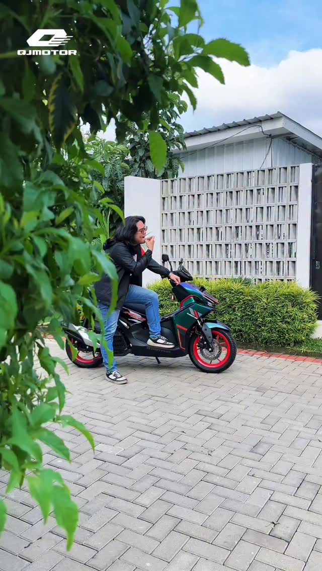 Kalo ketemu orang kaya gini enaknya diapain nih VIENTOAX180 QJMOTORIndonesia AlwaysForward