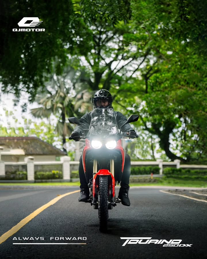 Daily ride aman, weekend ride jalan pake TOURINO 250 DX yang balance banget buat yang mau mulai petualangan tanpa takut