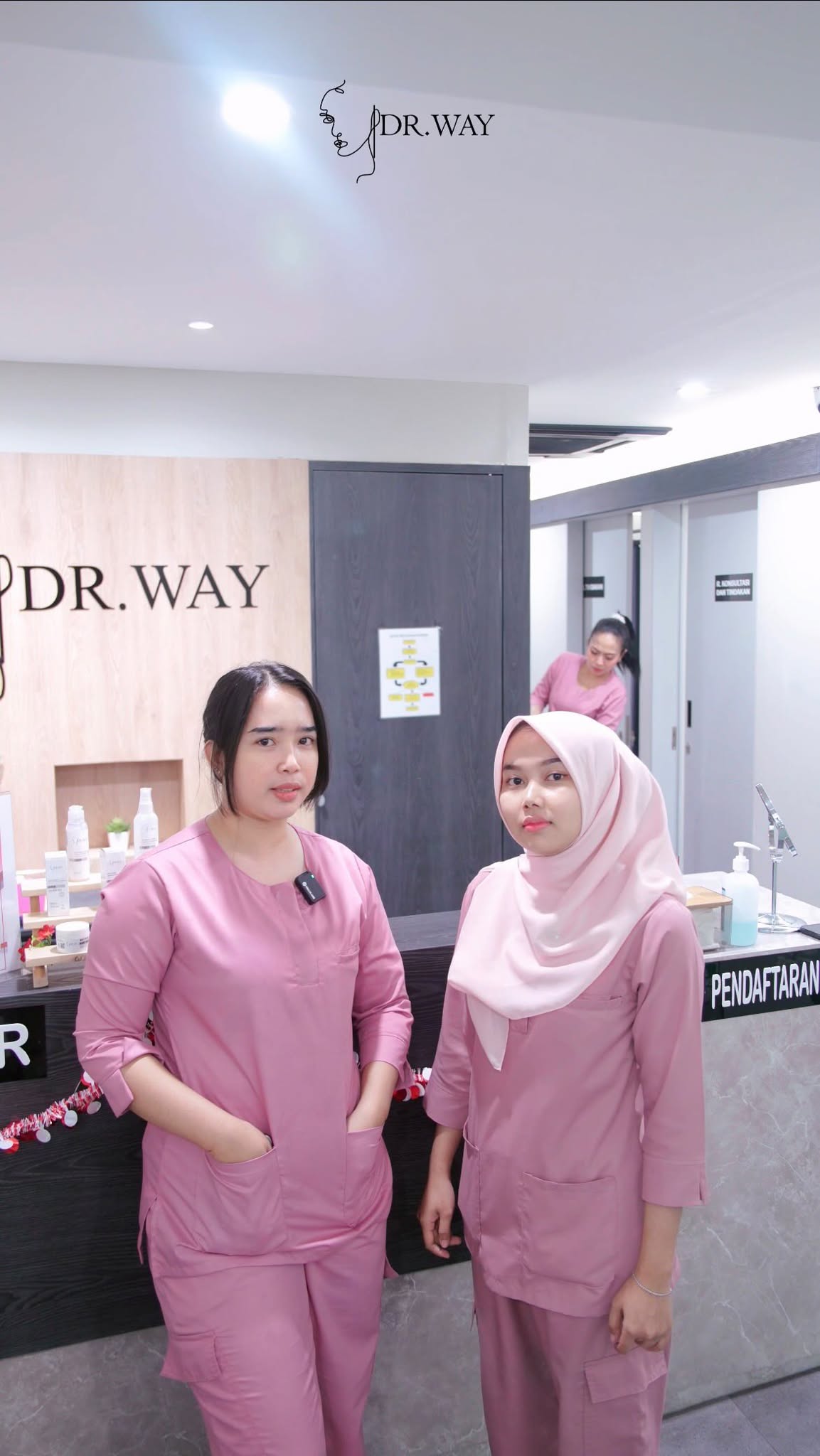 Ngapain bingung bingung nyari Padahal kan ada klinik Dokterway The Way to Glow with Dokterway Graha Ray...