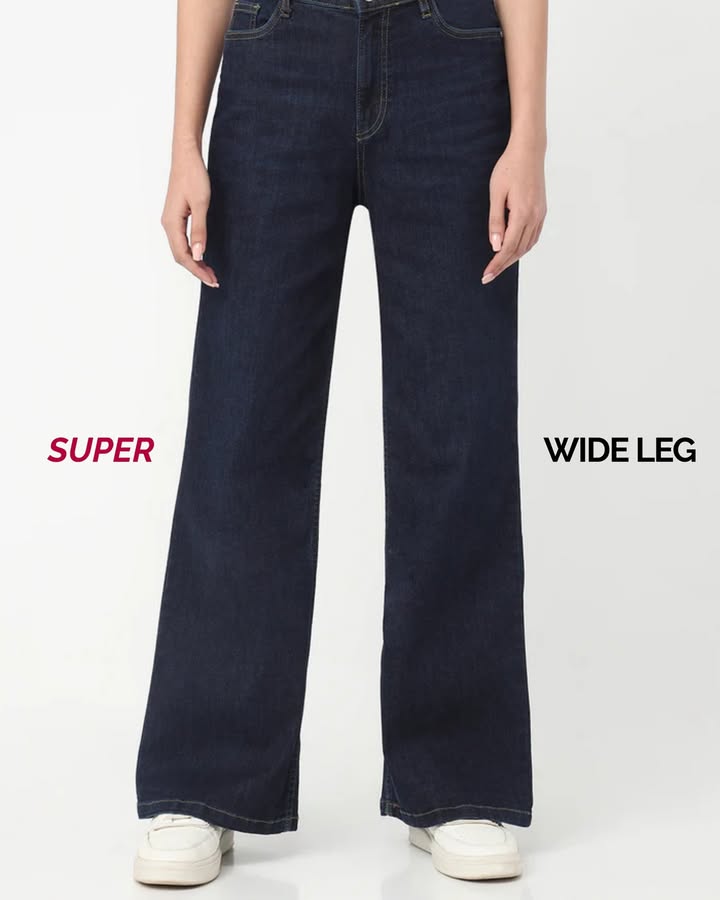 Wide leg jeans because comfort is a personality trait now