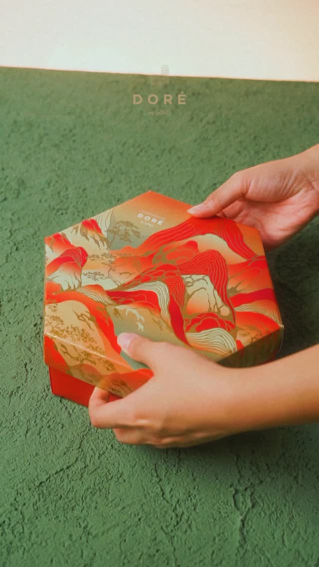 Lucky Charm Our assorted cookies hampers to be enjoyed with your loved ones on the Year of Passion Which flavor wi...