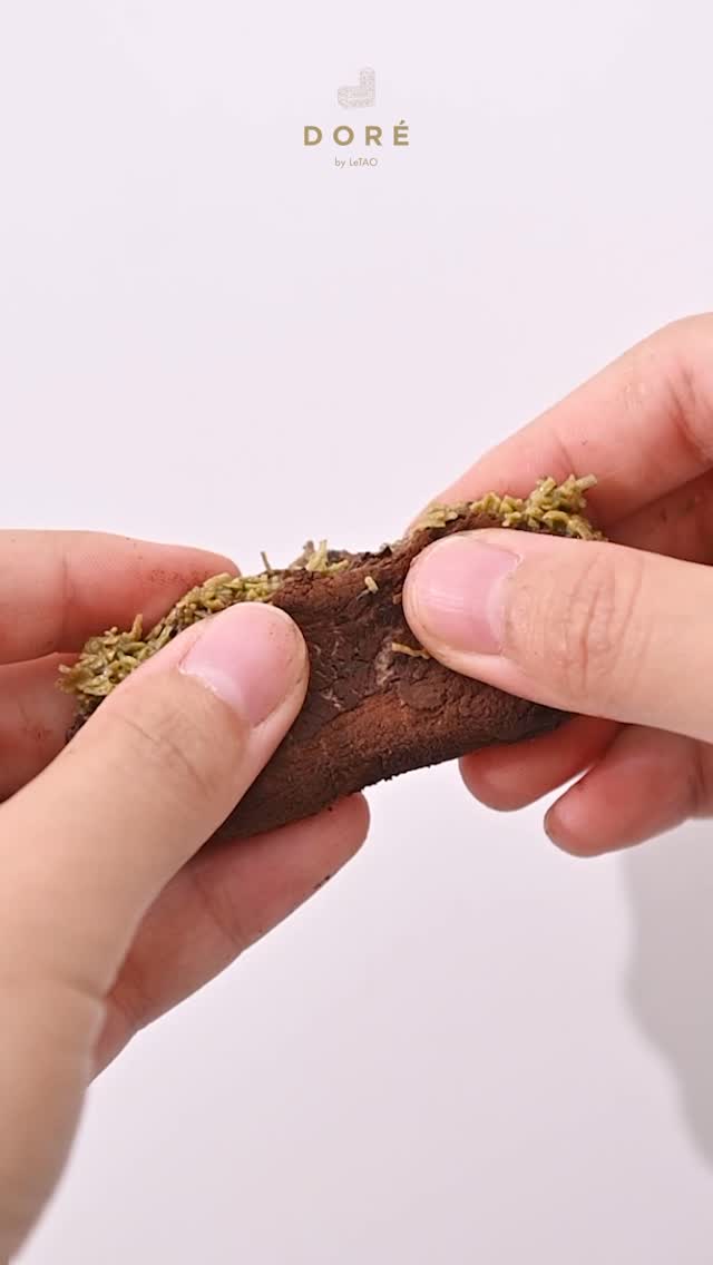 So chewy, so crunchy, and so smooth Sweeten your day with a mix of chocolate, pistachio kunafa, and cheese all...