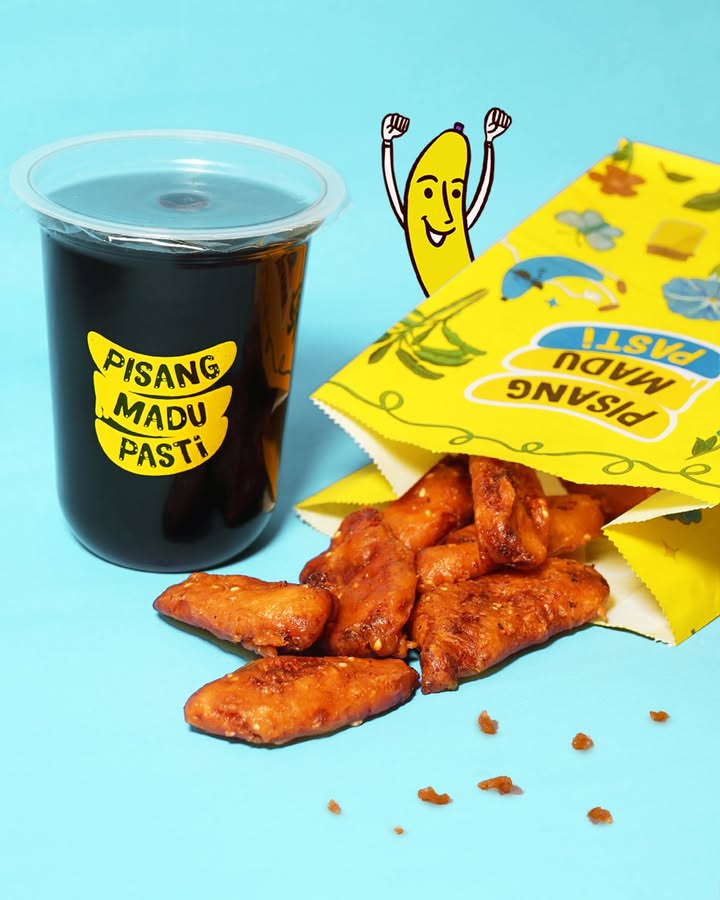 Pisang madu crispy, paling pas dinikmati bareng Liang Tea Ada yang sudah pernah coba dua combo ini Langsung aja k...