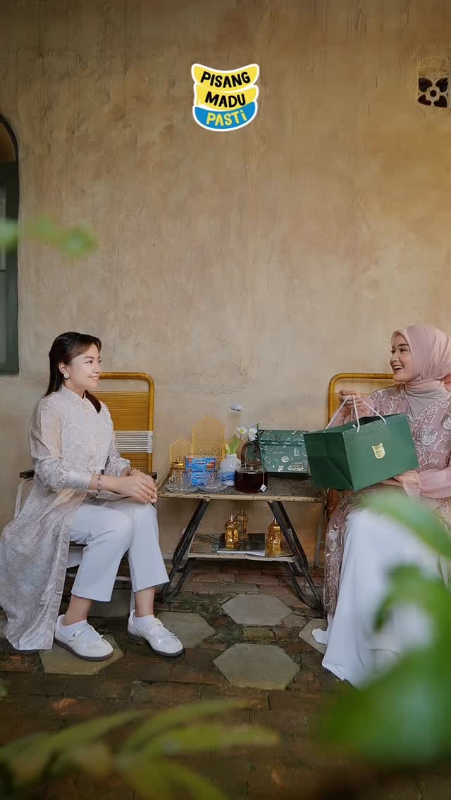 Momen sederhana, tapi hangatnya dapet banget Menyantap hampers Pisang Madu Pasti bareng orang tersayang manisnya jad...