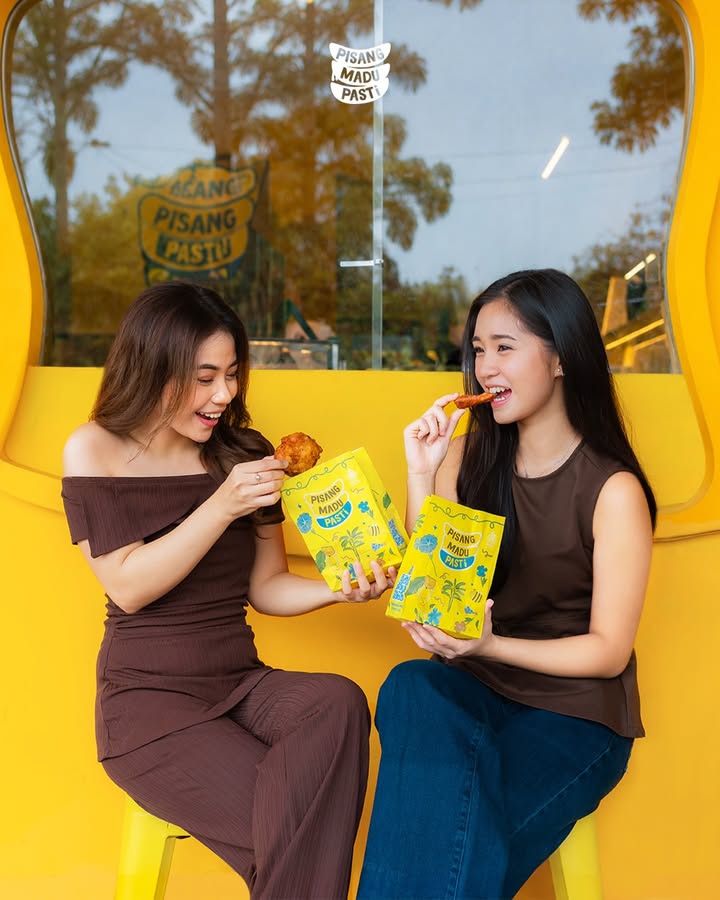Ada momen yang nggak perlu direncanakan. Cukup duduk bareng, ngobrol, ketawa, lalu berbagi sesuatu yang enak