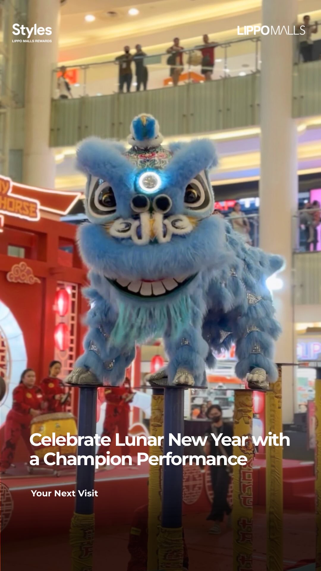 Barongsai Tonggak Performance Harmony of the Fire Horse hadir di Pluit Village, menampilkan aksi spektakuler dari ...