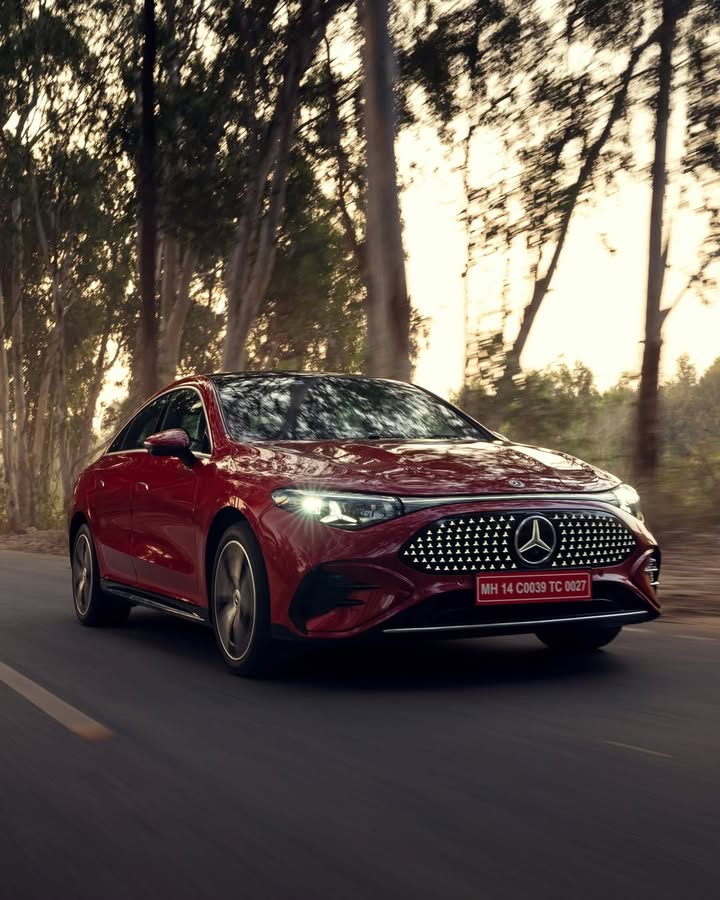 Welcome to a new era of electric driving, smooth, effortless, and digital. With up to 792 km of range. Class of its own