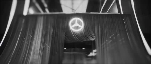 Electric energy, an iconic silhouette, and a night all in a class of its own