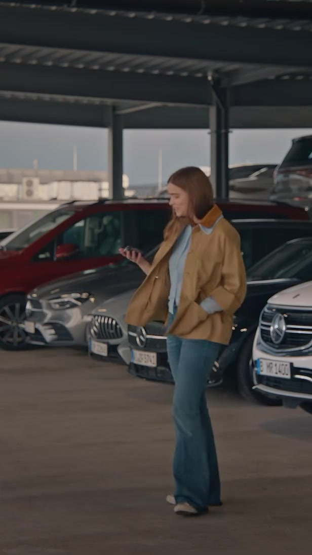 Parallel parking, now made easier with Shrinking Mode. Because space should never limit possibility. We can dream