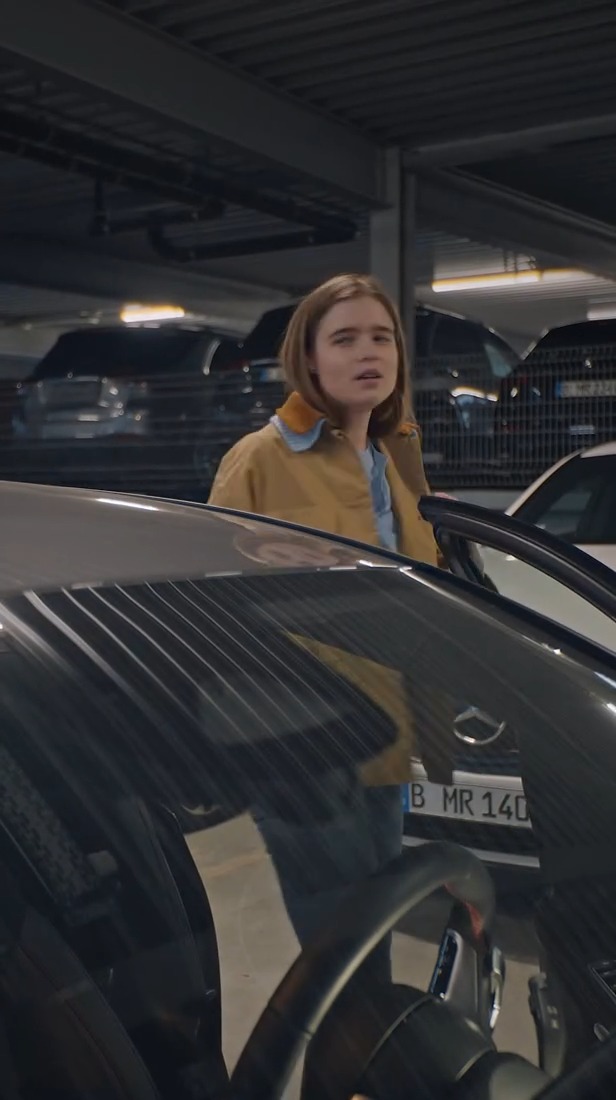 Parallel parking, now made easier with Shrinking Mode. Because space should never limit possibility. We can dream