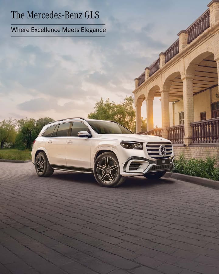 The road recognises The Mercedes Benz GLS before it arrives