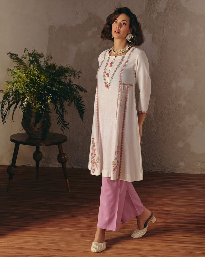 Grace in every step, elegance in every detail SABHYATA EthnicWear indianfashion elegantstyle kurtalover