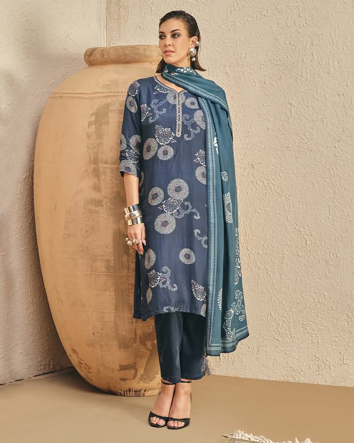 Elegance that speaks for itself Gracefully crafted for the modern woman EthnicWear TimelessStyle fashion Kurta...